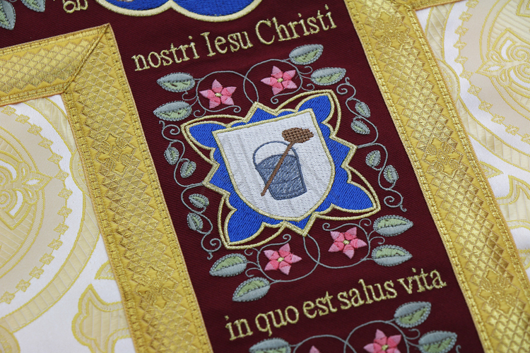 Casula di seta "Passione e Resurrezione di Gesù Cristo" F820-G8