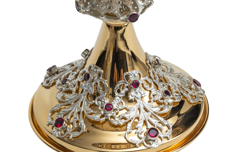 Ciborium decorated with rubies
