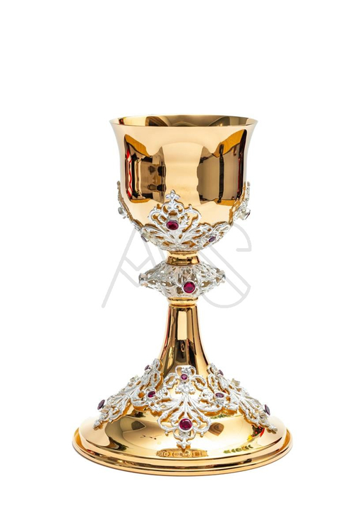 Mit Rubinen verzierter Massenkelch mit goldener Paten